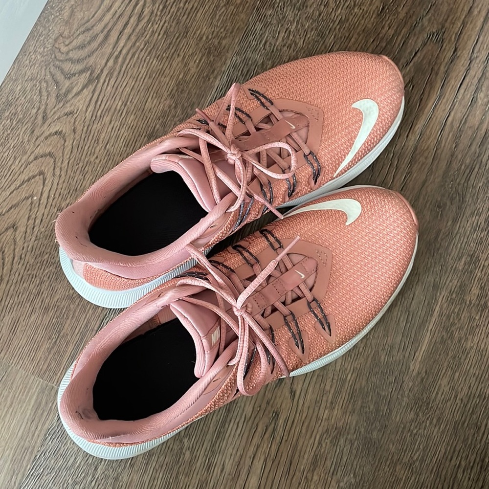 Nike tennis shoes